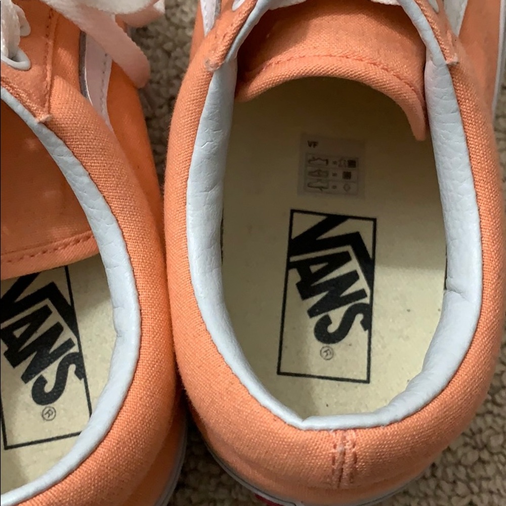 Vans - Picture 3 of 5